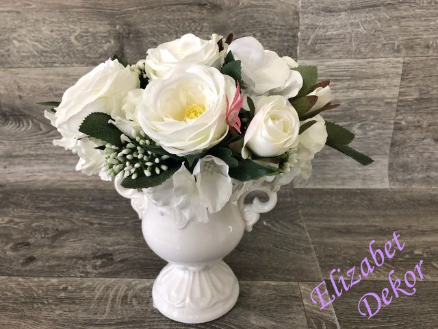 Aranž bílé anglické růže